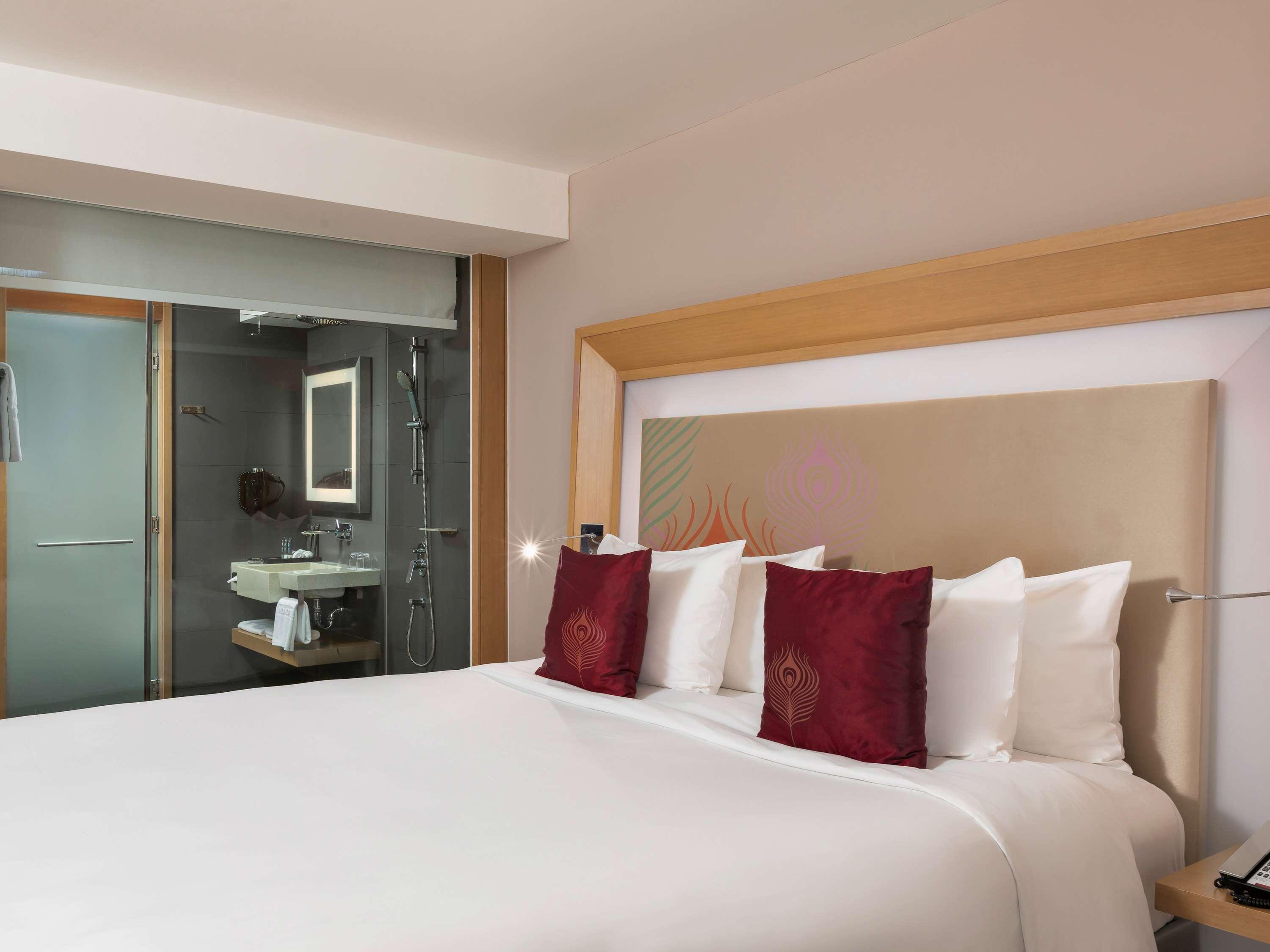 Novotel Yangon Max Luaran gambar