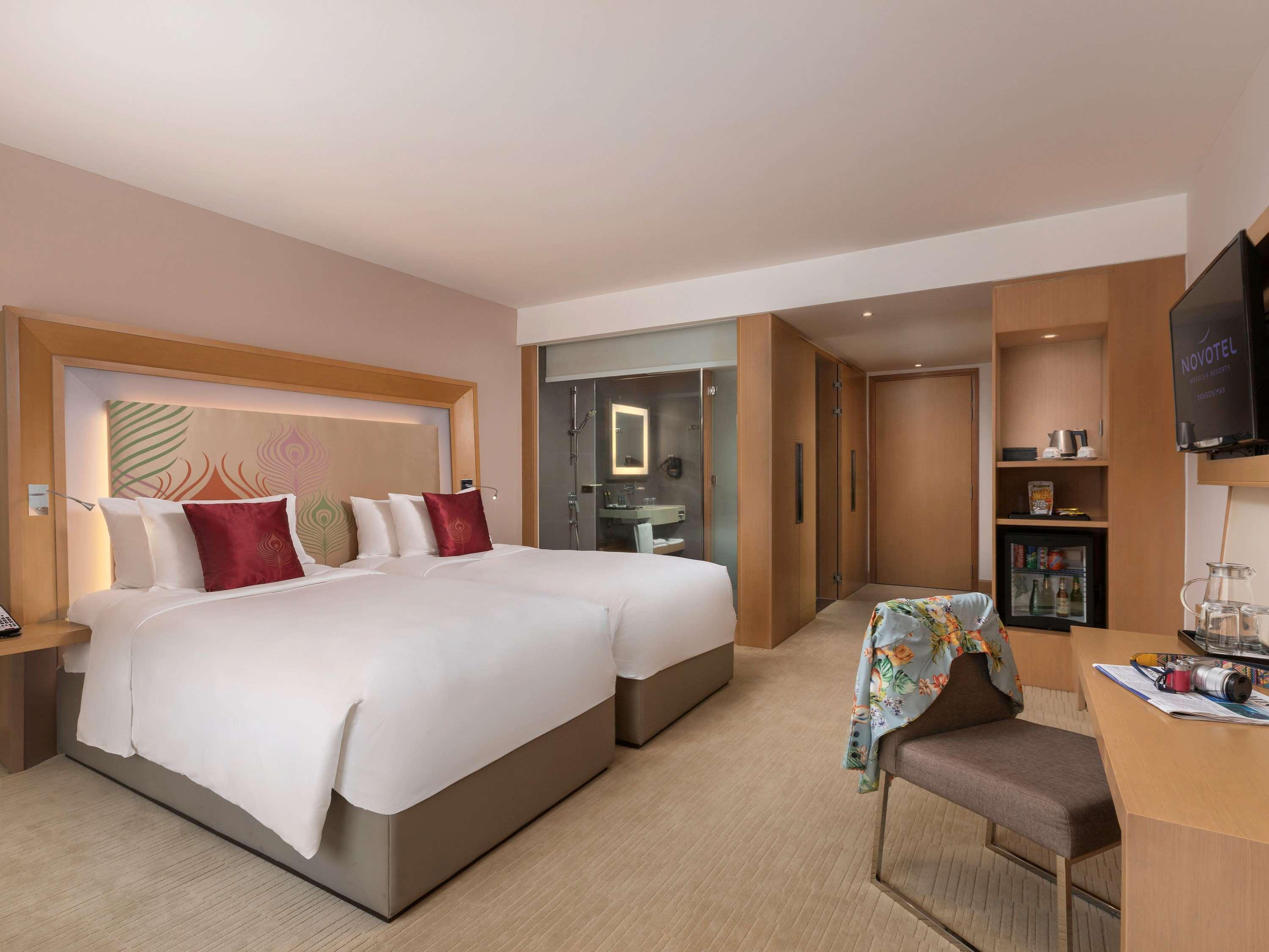 Novotel Yangon Max Luaran gambar