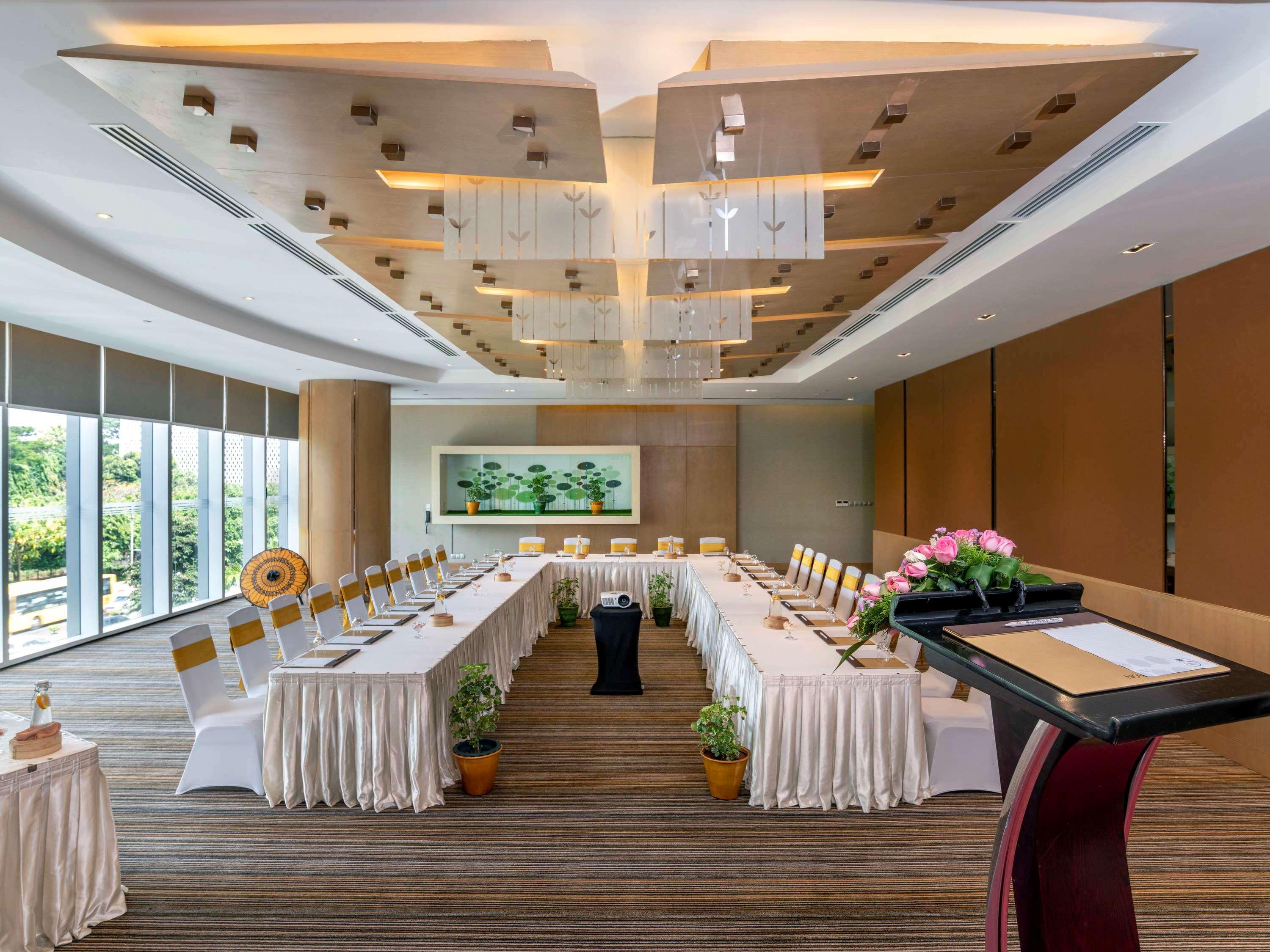 Novotel Yangon Max Luaran gambar