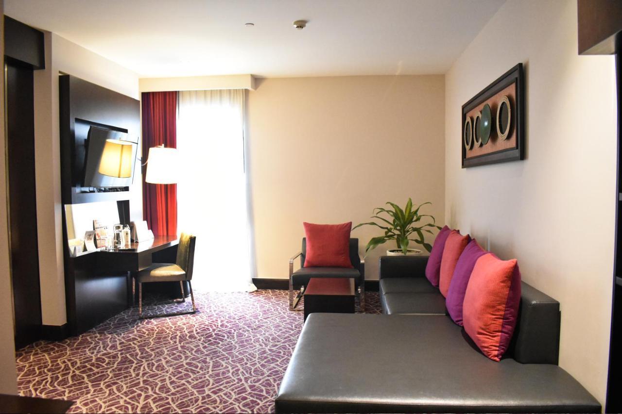 Novotel Yangon Max Luaran gambar