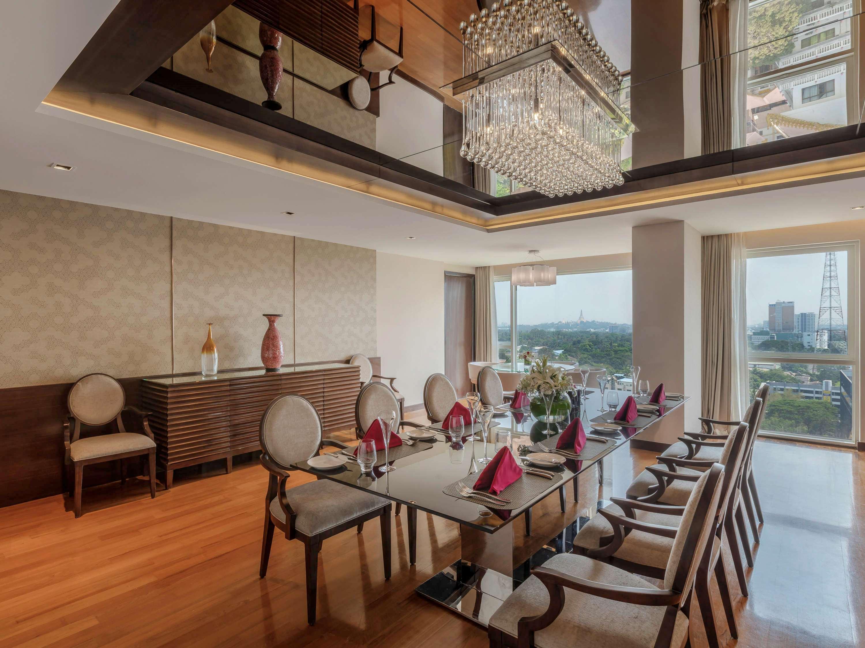 Novotel Yangon Max Luaran gambar