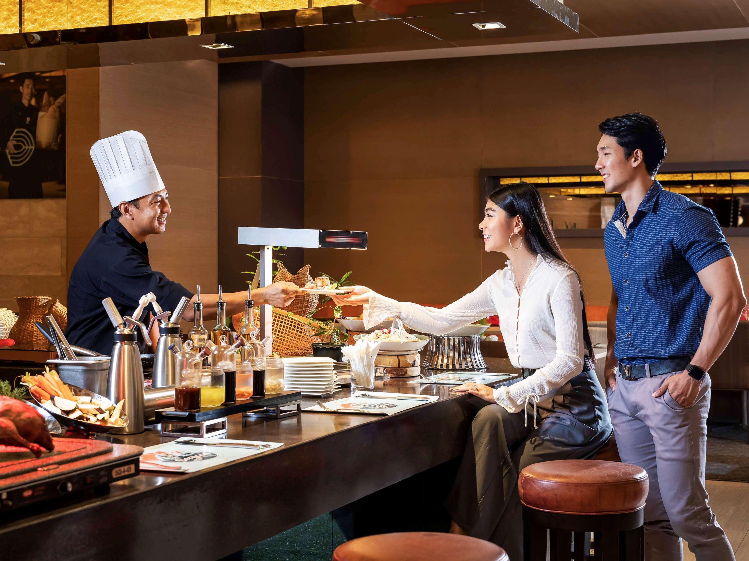 Novotel Yangon Max Luaran gambar