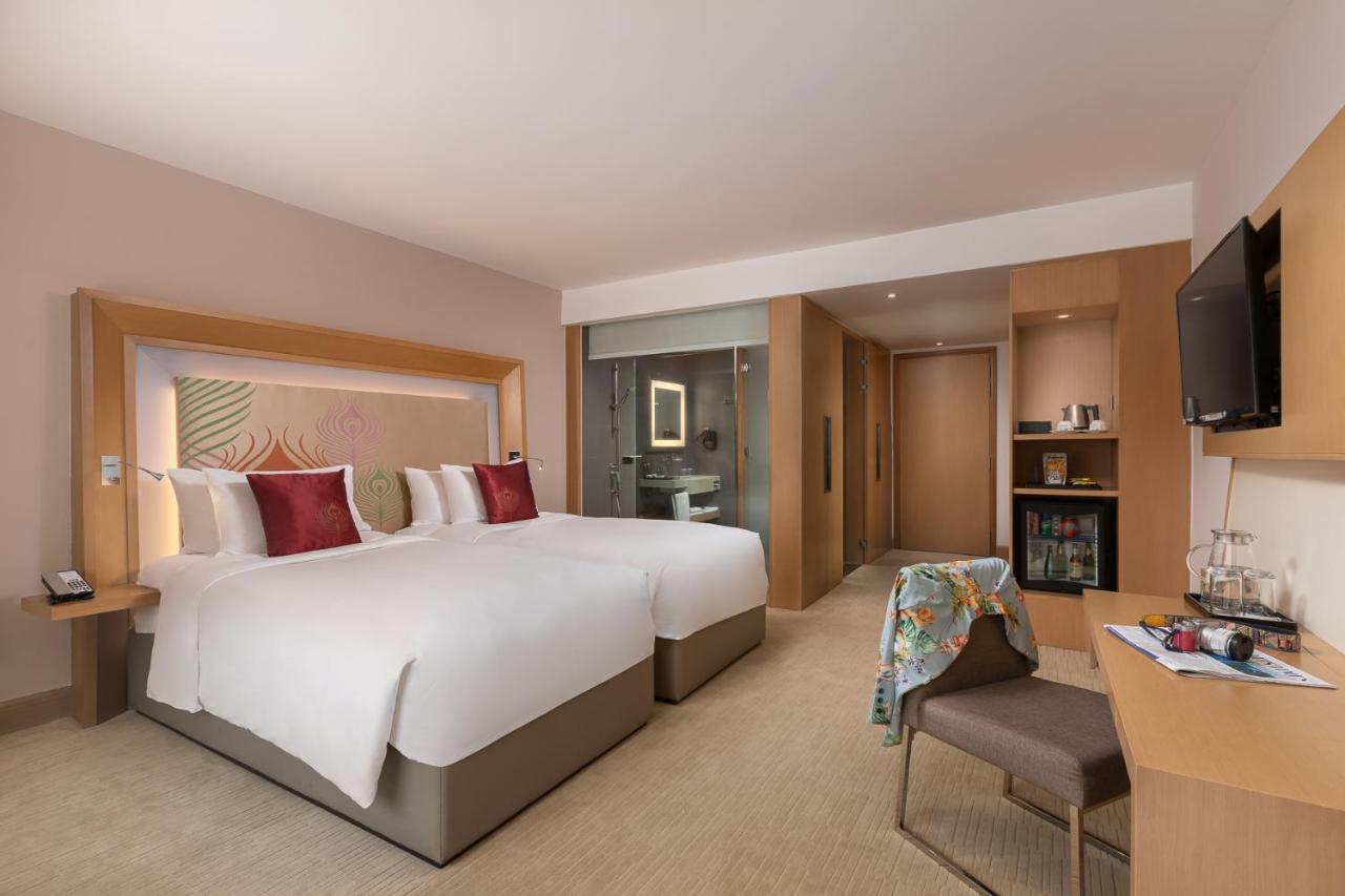 Novotel Yangon Max Luaran gambar