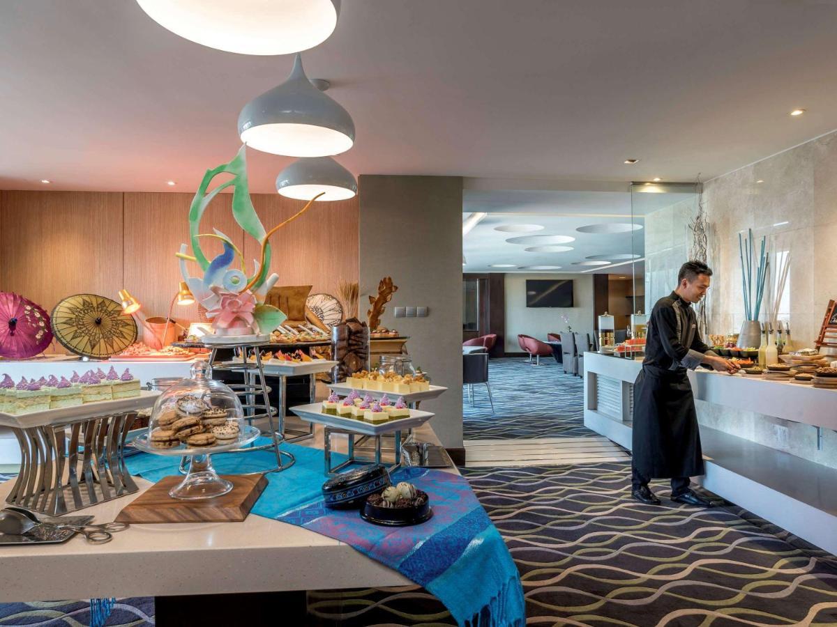 Novotel Yangon Max Luaran gambar